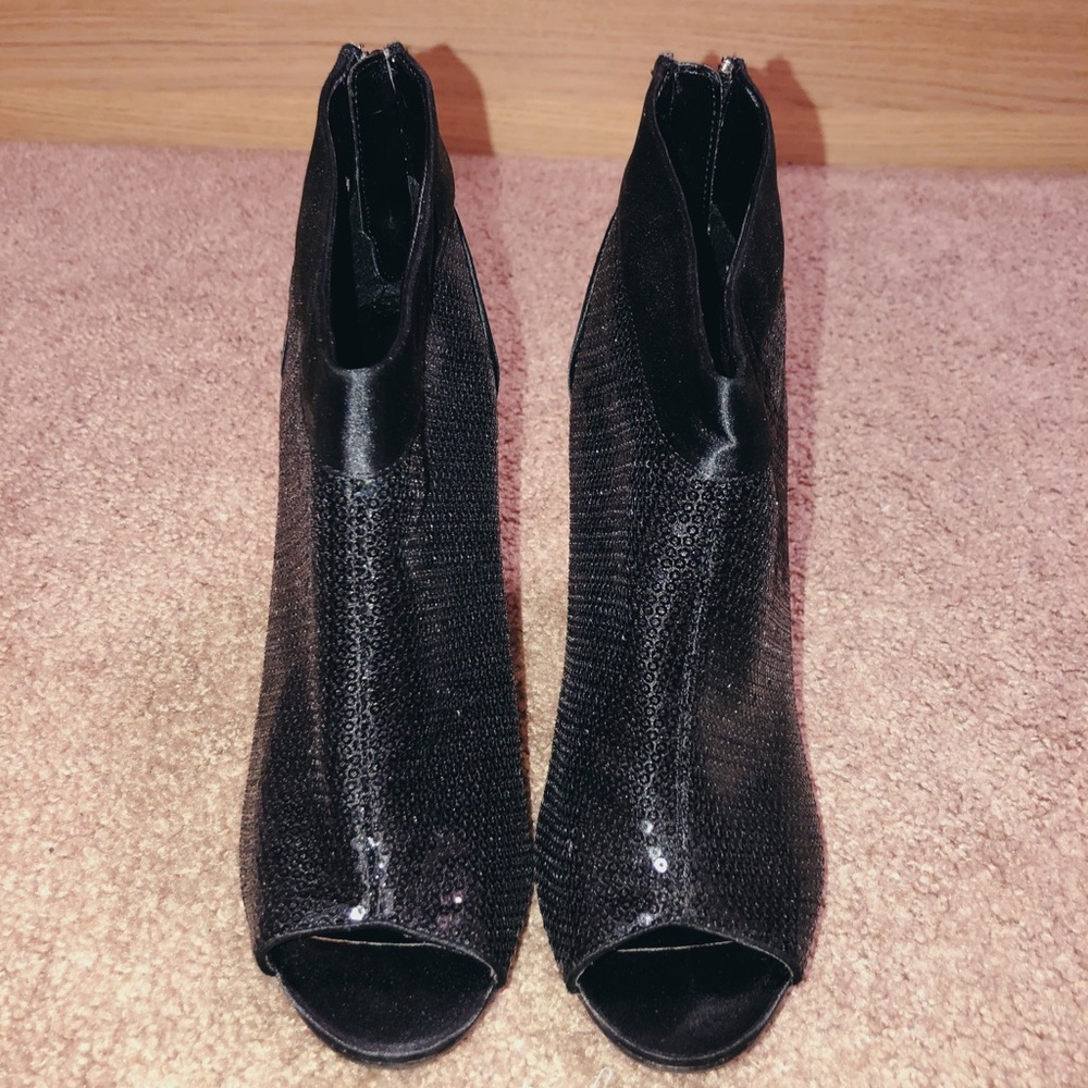 Black sparkly heeled booties